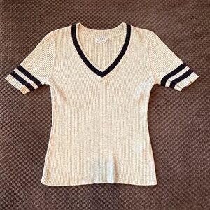 FRAME Ribbed V-Neck Short Sleeve Sweater | Gray w/ Navy Stripes | Size M